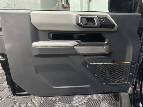 Used 2023 Ford Bronco Badlands image 19