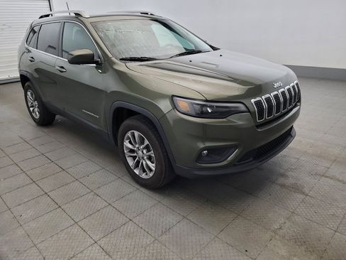 Used 2019 Jeep Cherokee Latitude Plus w/ Cold Weather Group AWD/4WD image 13