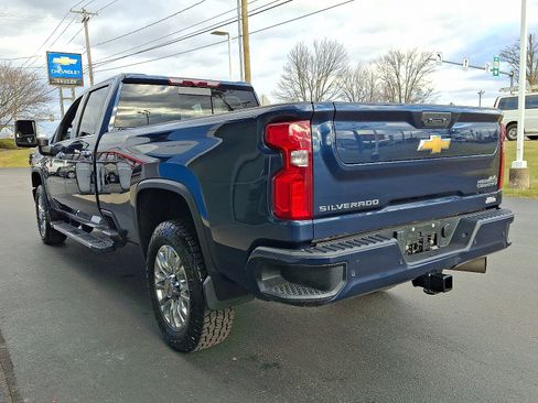 Used 2022 Chevrolet Silverado 3500 High Country w/ Z71 Off-Road Package image 4