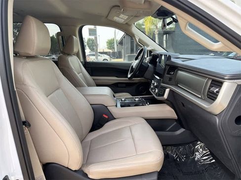 Used 2023 Ford Expedition Max XLT image 42