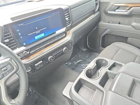 Used 2025 Chevrolet Silverado 1500 LT RWD image 23