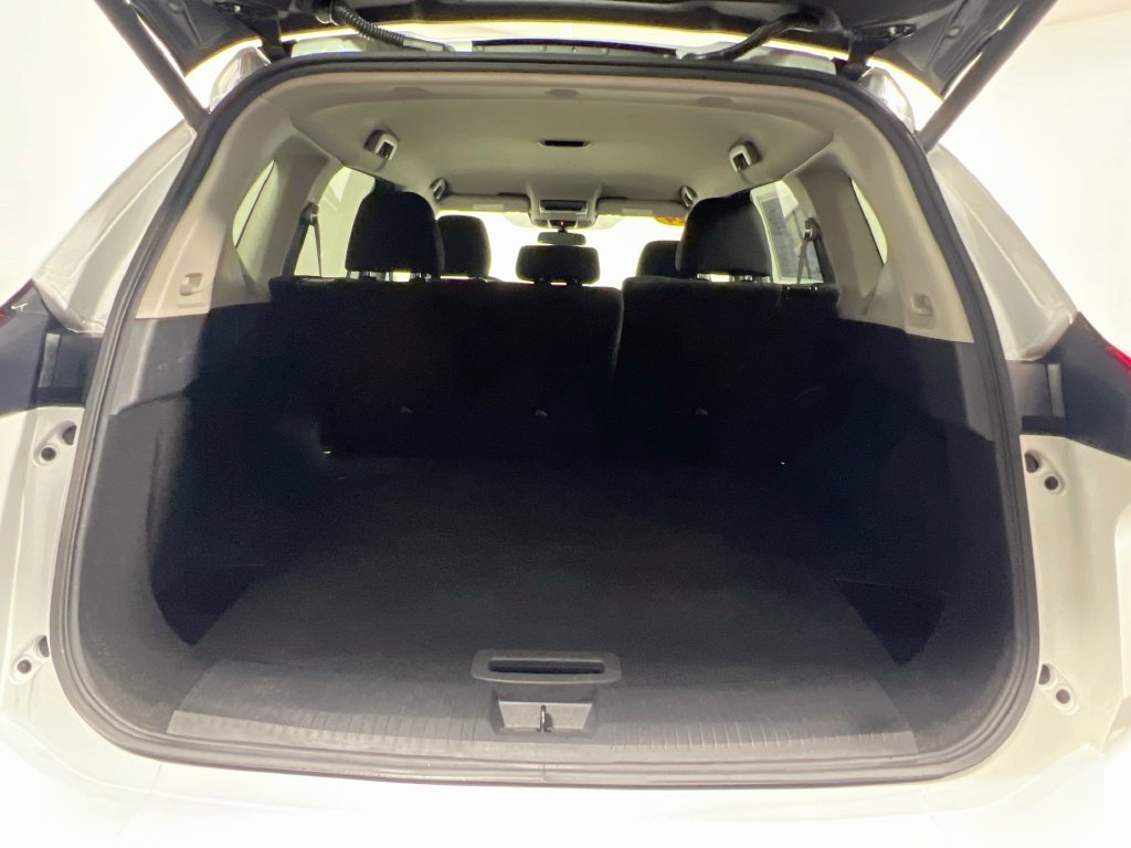 Used 2024 Nissan Rogue SV AWD/4WD image 32