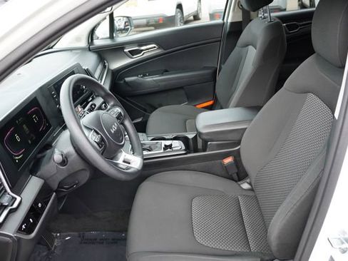 Used 2024 Kia Sportage LX AWD/4WD image 15