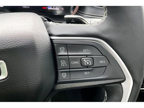 Certified 2024 Jeep Grand Cherokee L Altitude AWD/4WD image 27