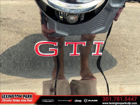 Used 2024 Volkswagen GTI SE FWD image 23