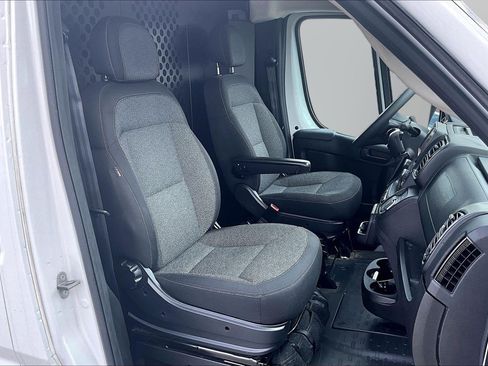 Used 2025 RAM ProMaster 2500 w/ U-Haul Equipment Group FWD image 5