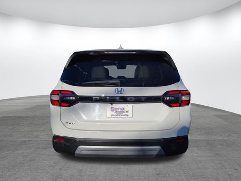 Used 2025 Honda Pilot EX-L image 6