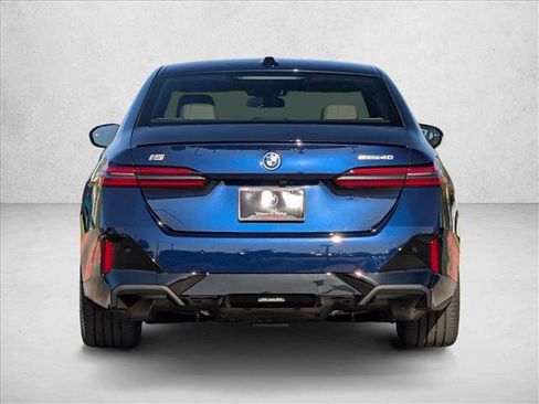 New 2026 BMW i5 eDrive40 w/ M Sport Package RWD image 8