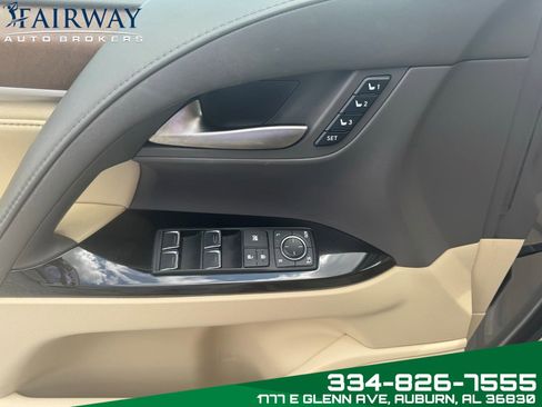 Used 2016 Lexus LX 570 4WD w/ Luxury Package image 17