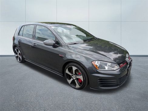 Used 2017 Volkswagen GTI SE image 1