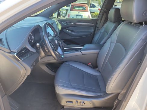 Used 2022 Buick Enclave Essence image 22