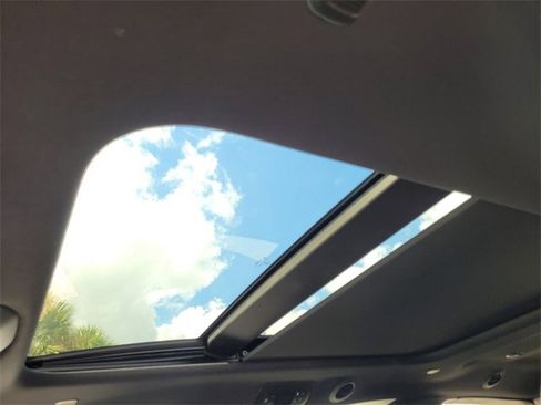 New 2026 Chrysler Pacifica Limited image 4