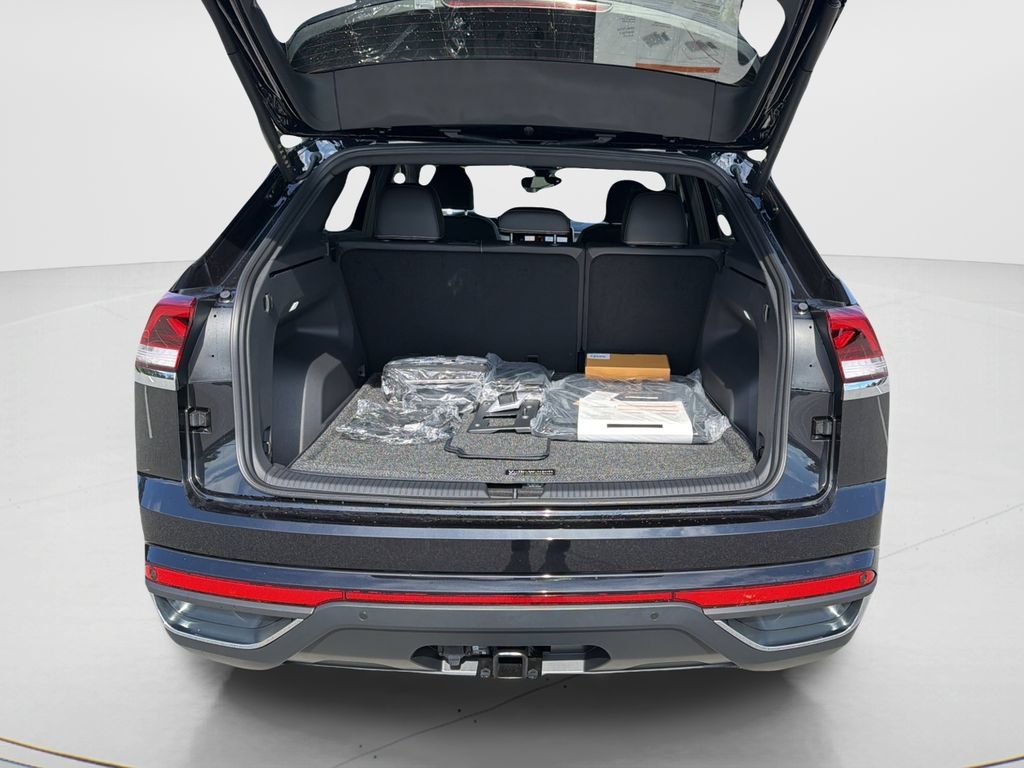 New 2026 Volkswagen Atlas Cross Sport SE FWD image 9