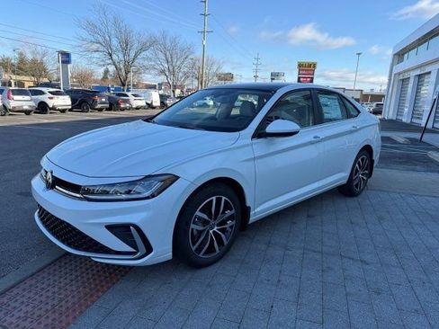 New 2026 Volkswagen Jetta SE FWD image 3