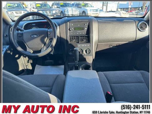 Used 2010 Ford Explorer Sport Trac XLT image 11