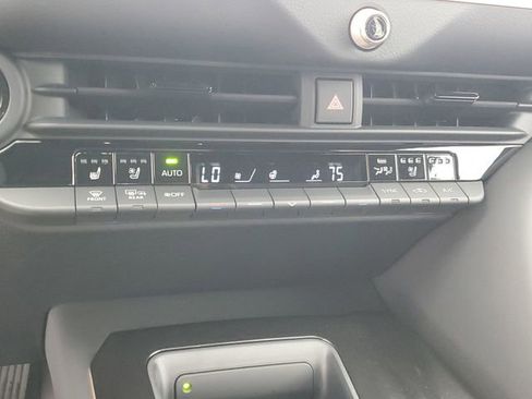 Used 2026 Toyota Crown Signia AWD/4WD image 30