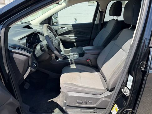 Used 2017 Ford Escape SE FWD image 11