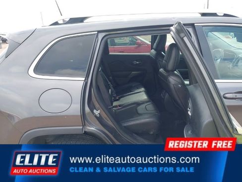 Used 2019 Jeep Cherokee Latitude Plus image 15