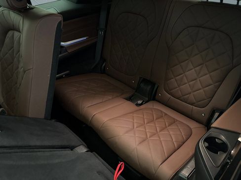 Used 2023 BMW X7 xDrive40i w/ M Sport Package image 34