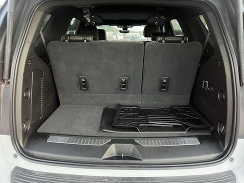 Used 2021 Chevrolet Tahoe Premier w/ Premium Package RWD image 17