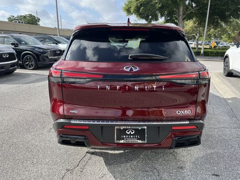 Certified 2023 INFINITI QX60 Luxe w/ Vision Package AWD/4WD image 8