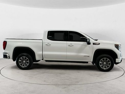 Used 2024 GMC Sierra 1500 AT4 w/ Technology Package AWD/4WD image 4