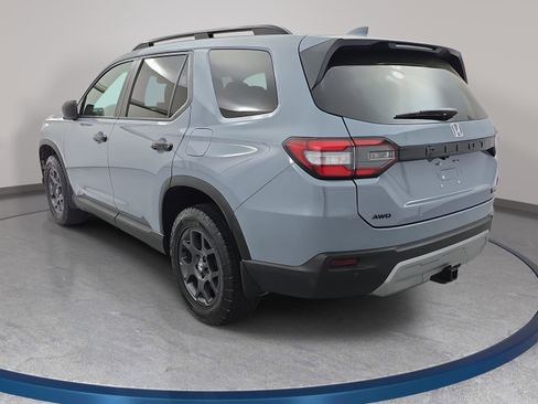 Certified 2025 Honda Pilot TrailSport image 7