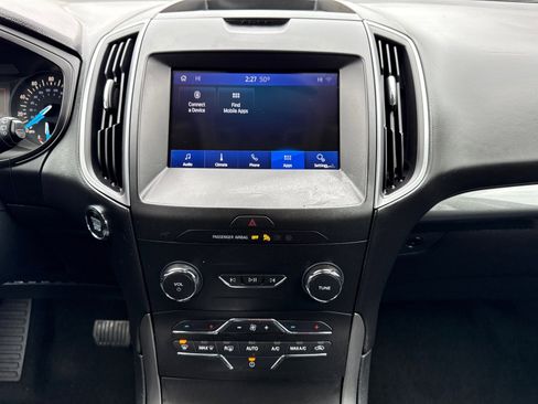Used 2020 Ford Edge SE image 24