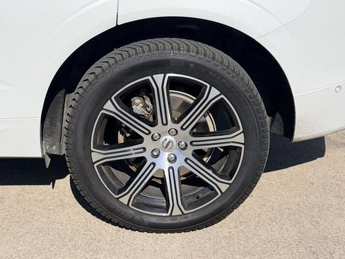 Used 2018 Volvo XC60 T8 Inscription w/ Advanced Package image 8