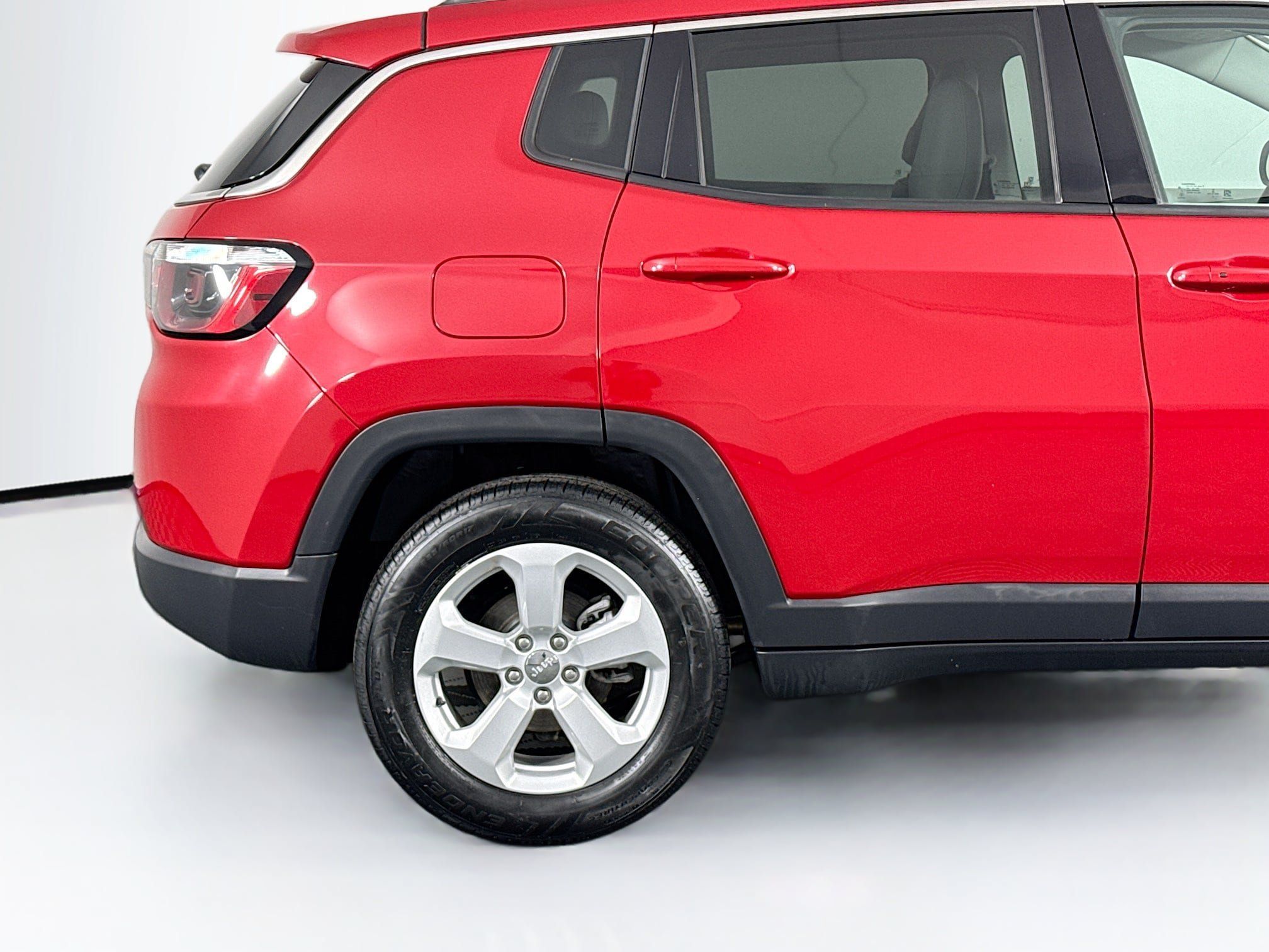 Used 2021 Jeep Compass Latitude FWD image 46