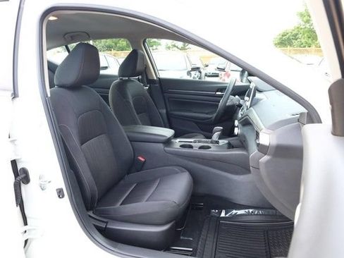Certified 2025 Nissan Altima 2.5 SV FWD image 23
