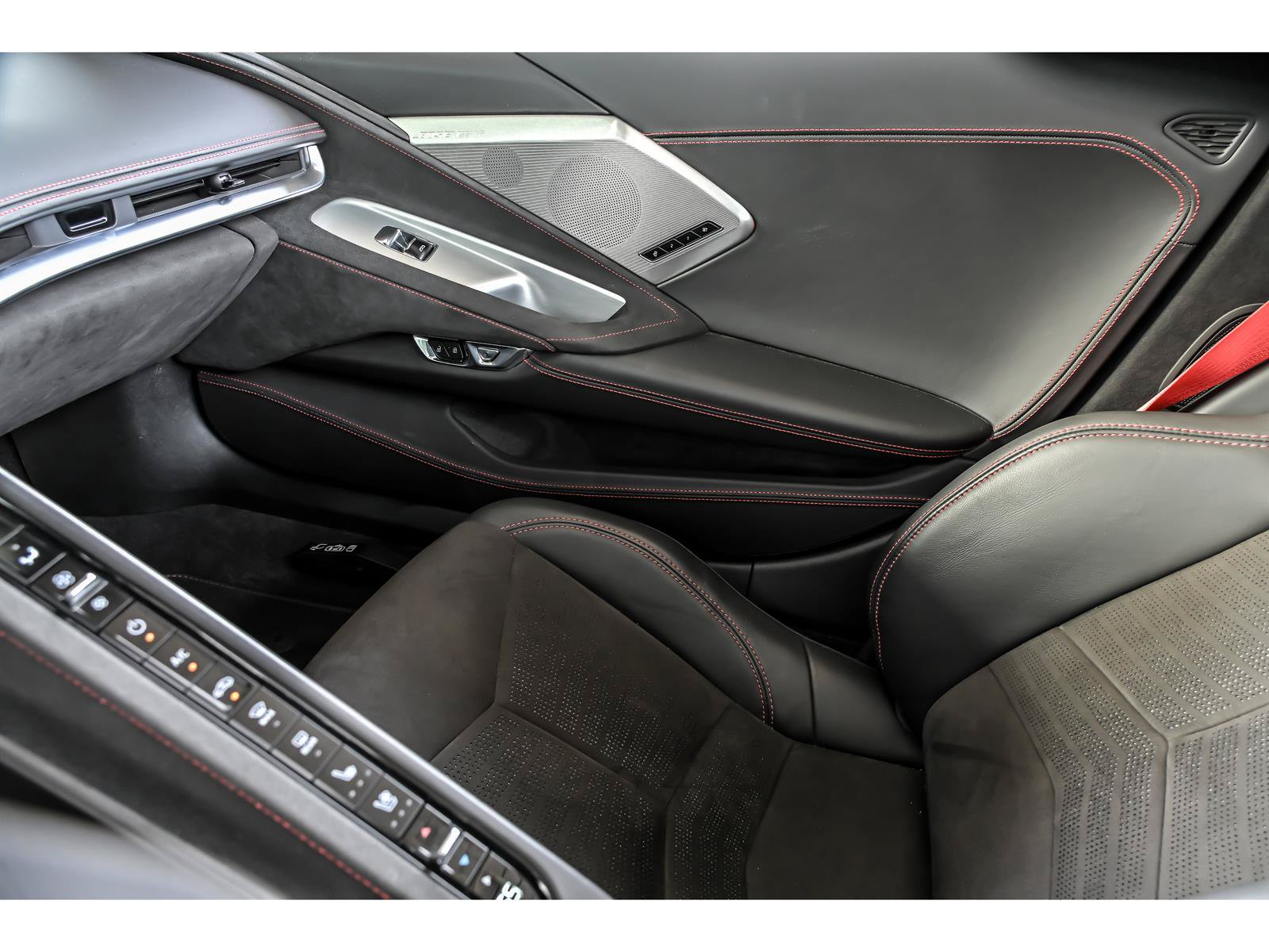 Used 2024 Chevrolet Corvette Stingray Premium Conv w/ 3LT RWD image 25