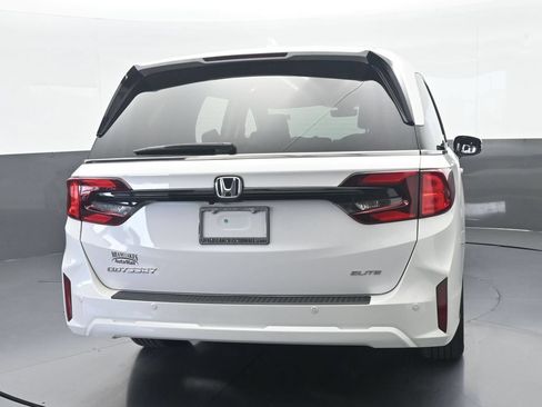 Used 2025 Honda Odyssey Elite image 5