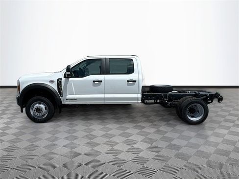 New 2025 Ford F550 4x4 Crew Cab image 3