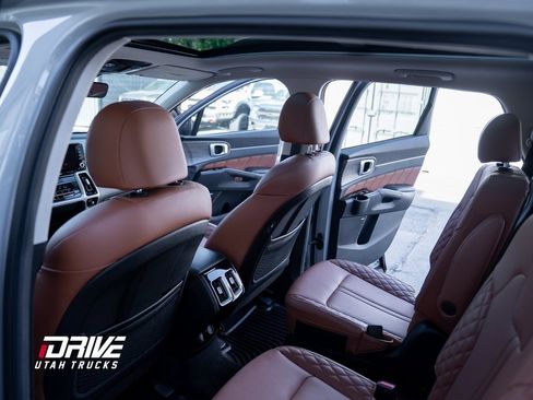 Used 2022 Kia Sorento SX Prestige w/ Rust Color Package image 29