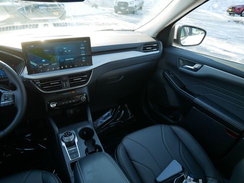 Used 2025 Ford Escape SE w/ PHEV Premium Package image 11