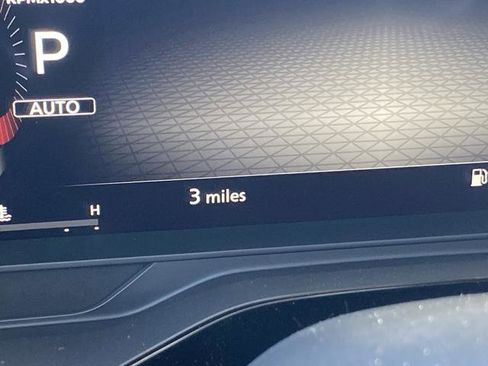 New 2026 Nissan Pathfinder Platinum image 1