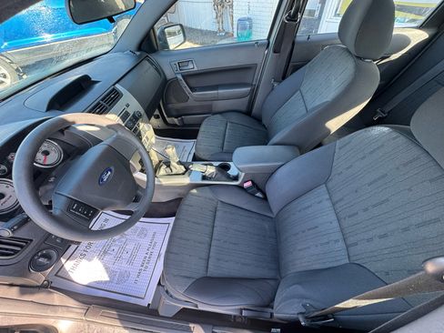 Used 2011 Ford Focus SE image 10