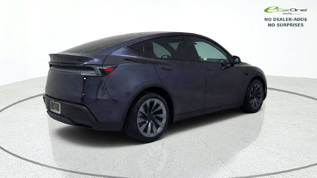 Used 2026 Tesla Model Y AWD image 8