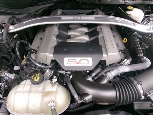 Used 2015 Ford Mustang GT Premium RWD image 36
