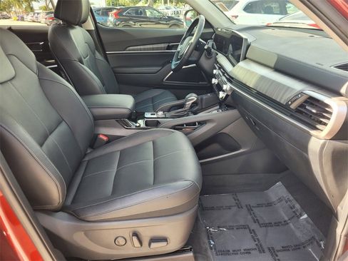 Used 2023 Kia Telluride EX image 17