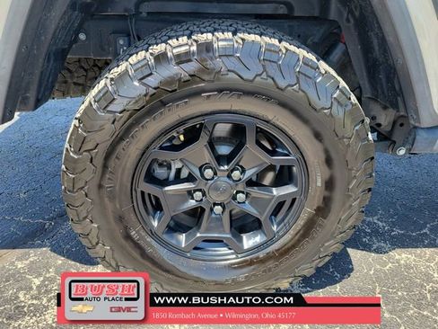 Used 2021 Jeep Gladiator Sport AWD/4WD image 5