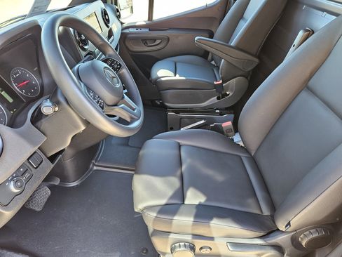 Used 2024 Mercedes-Benz Sprinter 3500 image 16