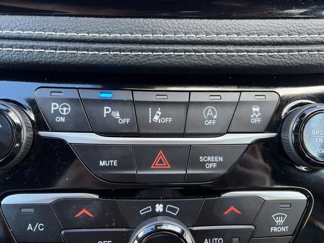 Used 2025 Chrysler Pacifica Select FWD image 50