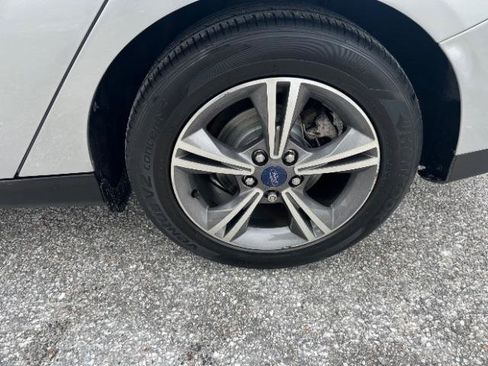 Used 2017 Ford Focus SE image 12