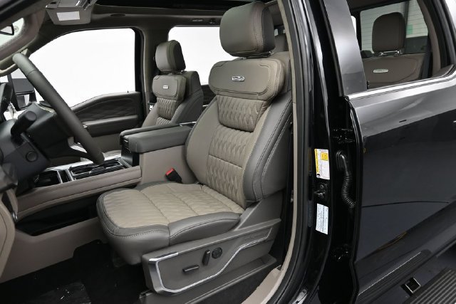 New 2026 Ford F250 Platinum w/ Platinum Plus Package AWD/4WD image 13