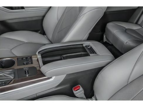 Used 2025 Toyota Highlander Platinum AWD/4WD image 14