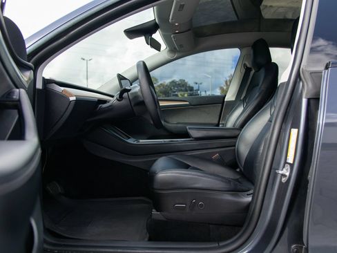 Used 2023 Tesla Model Y Long Range AWD/4WD image 19