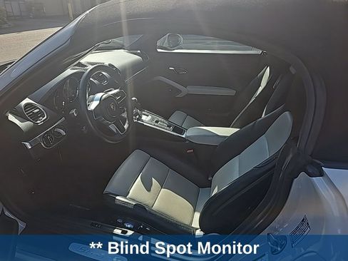 Used 2022 Porsche 718 Boxster S w/ Premium Package image 8
