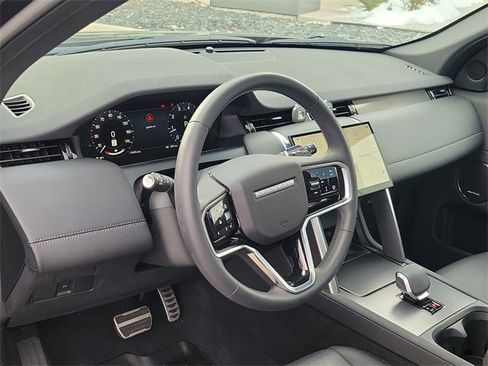 Used 2025 Land Rover Discovery Sport Dynamic SE image 17